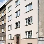 Apartment Your Stylish Spot In The Center Of
